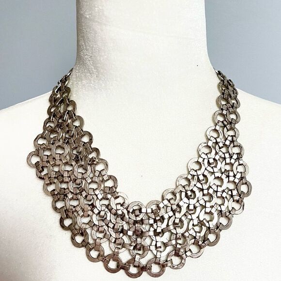 Silver metal link dramatic statement bib necklace - Picture 1 of 6